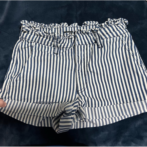 Striped shorts - Picture 1 of 2